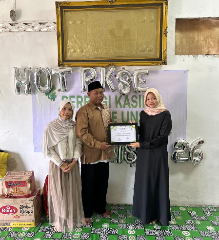 REFLEKSI KEPEDULIAN SOSIAL DALAM HUT KE-11, PKSE UNSRI GELAR PROGRAM BERBAGI KASIH